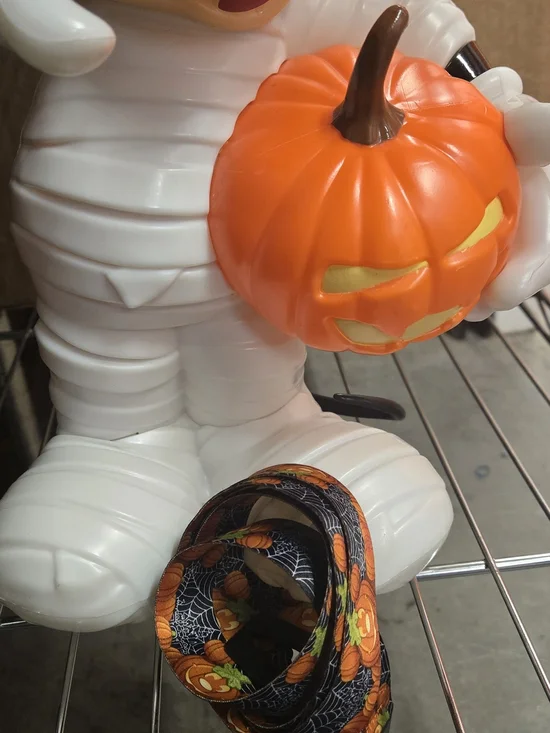 Mickey Mouse Halloween Mummy Holding Pumpkin - Picture 3 of 7